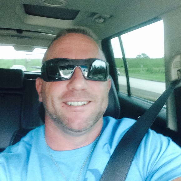 Profile Picture of Dwayne Flatt (@gatorflatt) on Poshmark