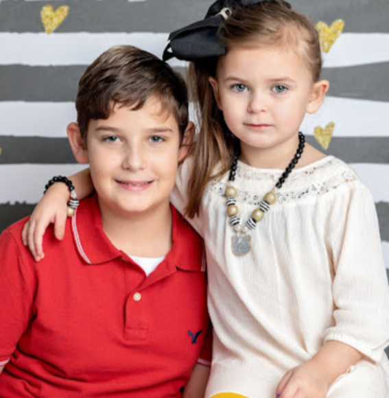 Profile Picture of Amanda Bates (@mandyrbates) on Poshmark