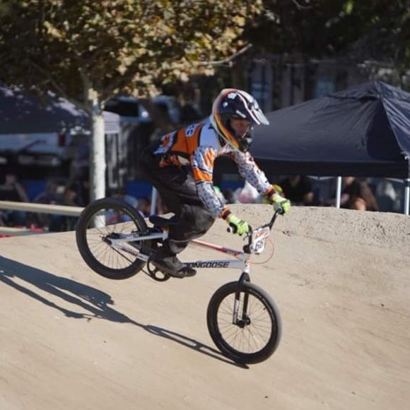 Profile Picture of John Finch (@johnniefinch) on Poshmark