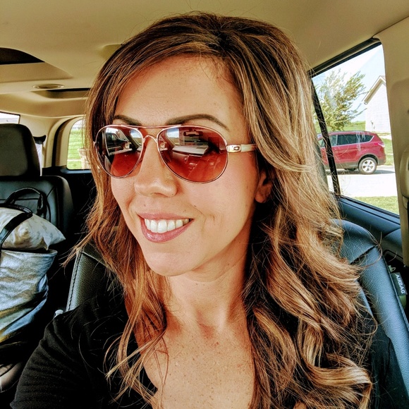 Profile Picture of Tanna Kampen (@tanna83) on Poshmark
