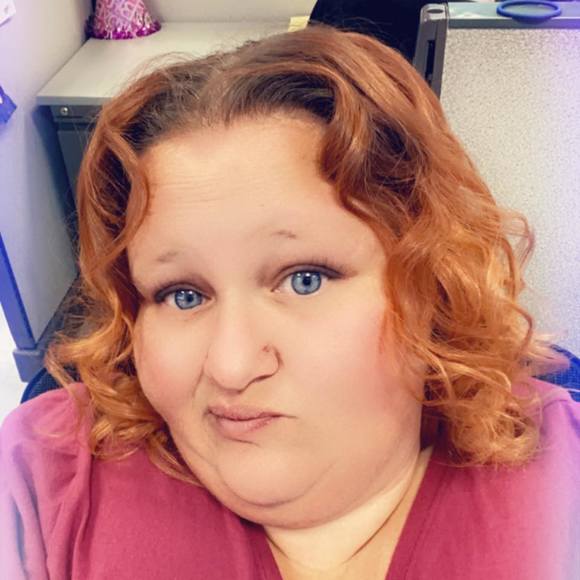 Profile Picture of Stacie Lowther (@spunkygrl182000) on Poshmark