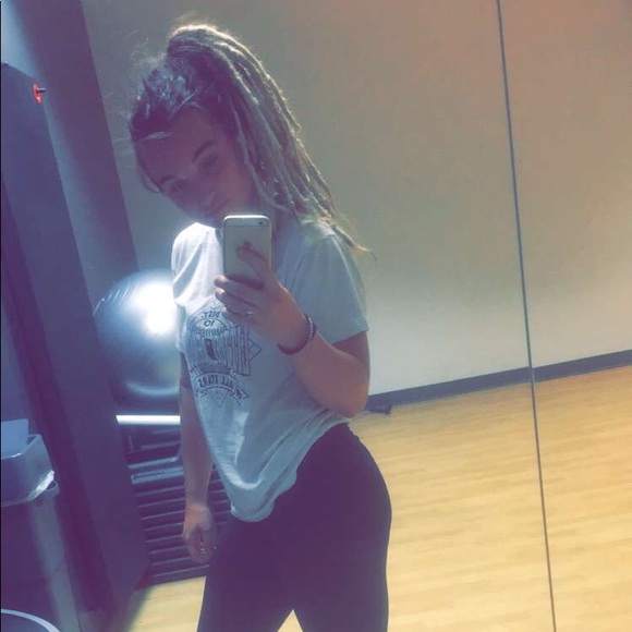 Profile Picture of Jaime Hanselmann (@j_hansel) on Poshmark