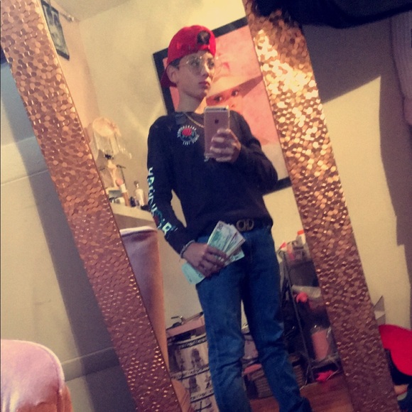 Profile Picture of Irving Sanchez (@irvingsanchez05) on Poshmark