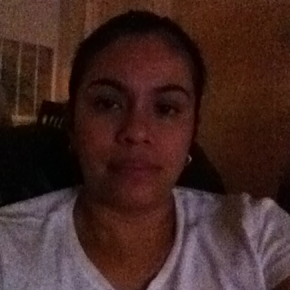 Profile Picture of Elizabeth Velasquez (@velasquez3470) on Poshmark