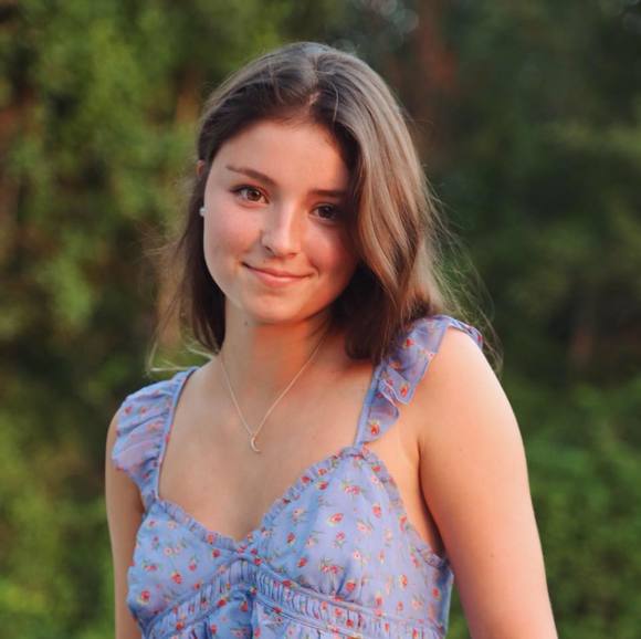 Profile Picture of Olivia Degulis (@bluewavegirl35) on Poshmark