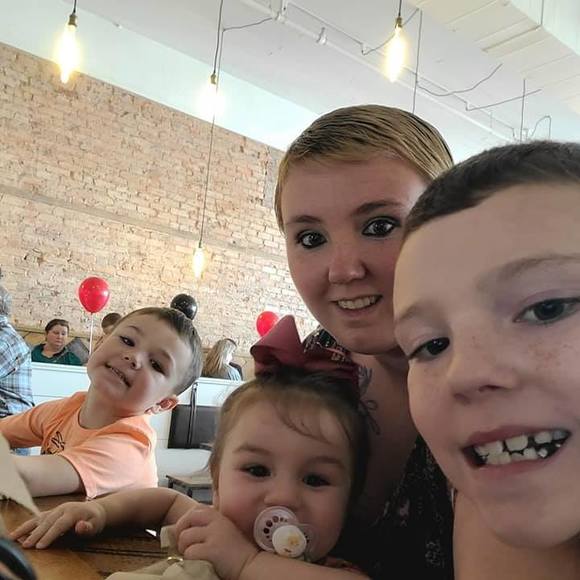 Profile Picture of Tiffany Mellick (@tiffmitchell) on Poshmark