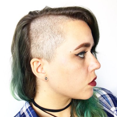 Profile Picture of Noelle Smith (@noelledoesart) on Twitter