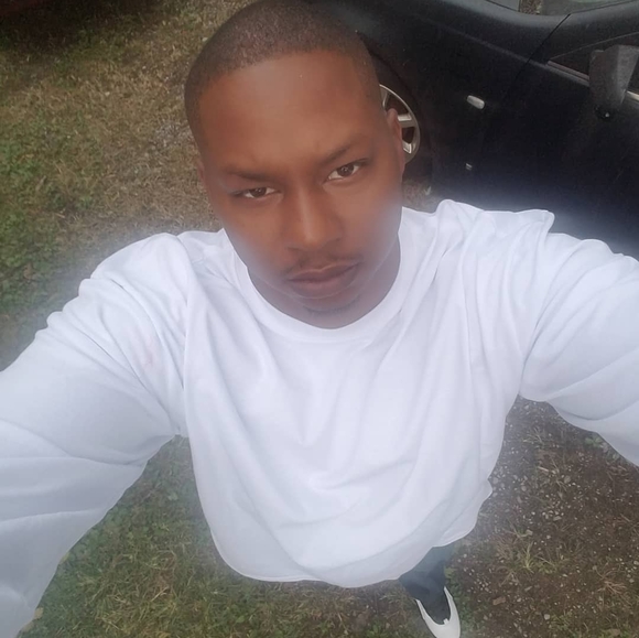 Profile Picture of Larry Collier (@larrycollier86) on Poshmark