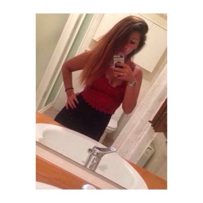 Profile Picture of Lisa Barone ❤ (@Lisabarone97) on Twitter