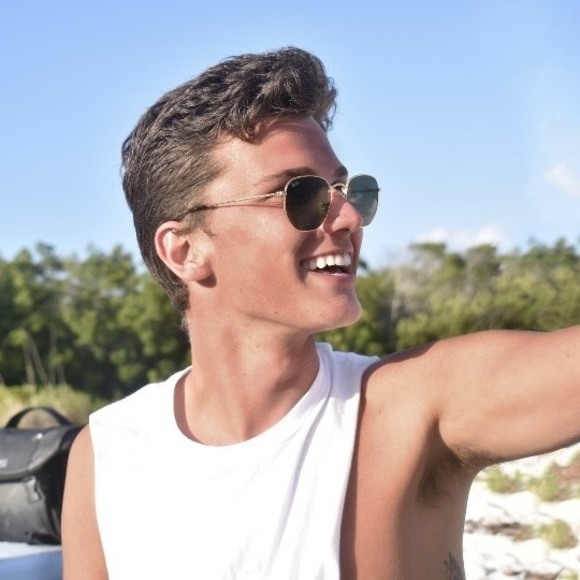 Profile Picture of Adam Kuhn (@adam_kuhn) on Poshmark