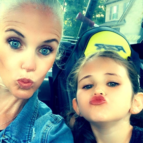 Profile Picture of Dani Heinzen (@daniheinzen) on Poshmark