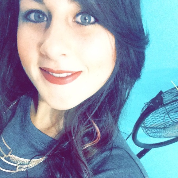 Profile Picture of Jessica Carrasquillo (@jess2808) on Poshmark