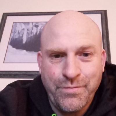 Profile Picture of Ron Mackey (@RonMackey12) on Twitter