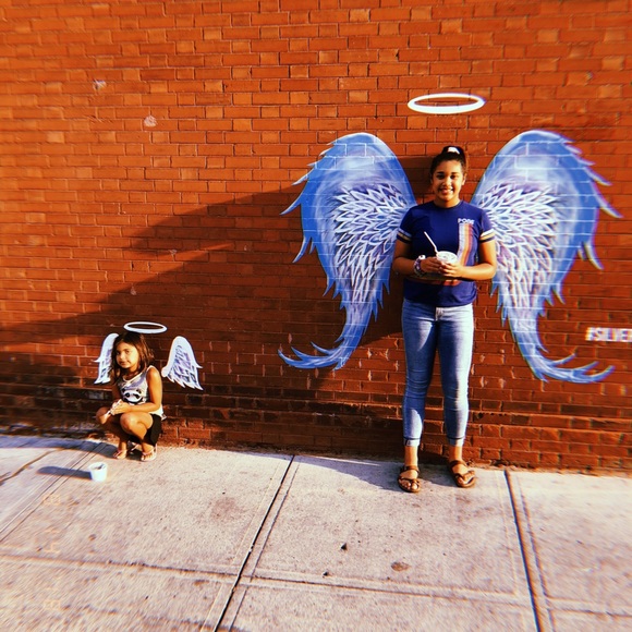 Profile Picture of Amanda Engler (@aengler0928) on Poshmark