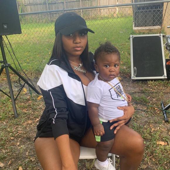 Profile Picture of Alexis Bozeman (@lilmissdiva305) on Poshmark