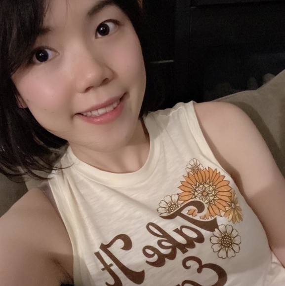 Profile Picture of Zou Anni (@anniemoon133) on Poshmark