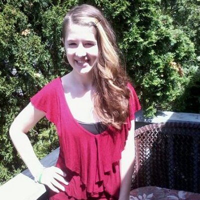 Profile Picture of Adrianna Padilla (@adriannapadill6) on Twitter