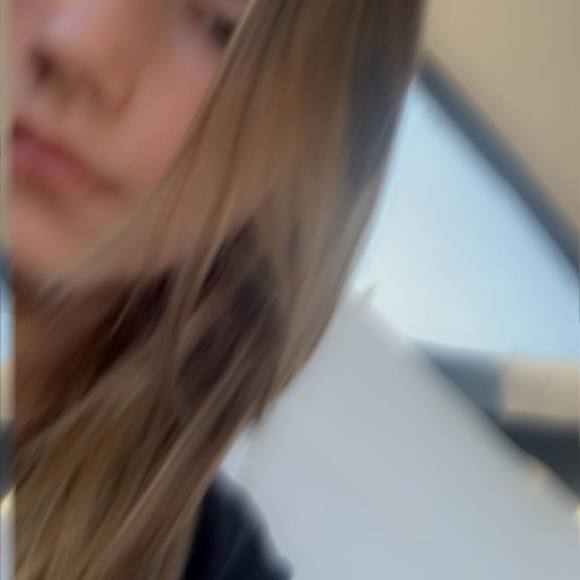Profile Picture of Taylor Calvert (@taylorcalver198) on Poshmark