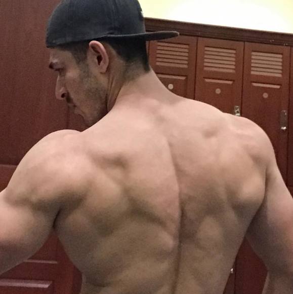 Profile Picture of Eddy Luviano (@eddieluviano) on Poshmark