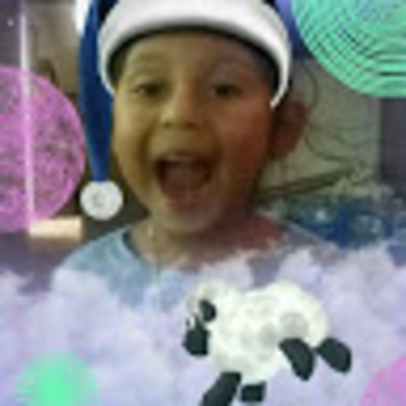 Profile Picture of Daniela Nava (@danielanava303) on Poshmark