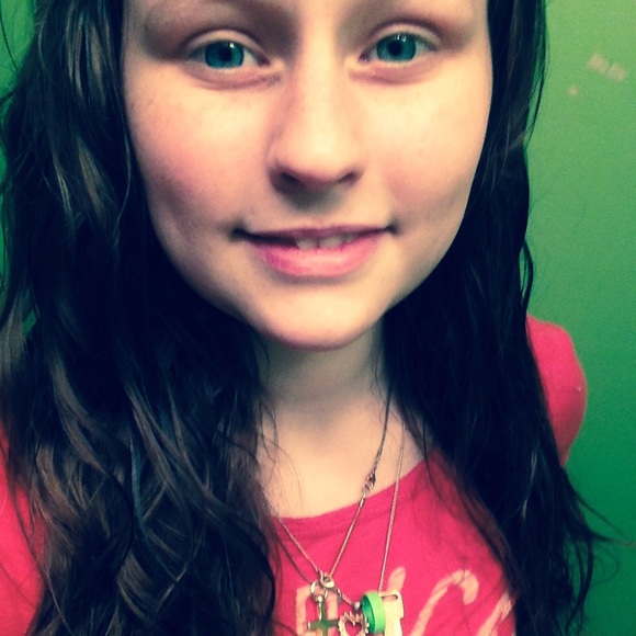 Profile Picture of Haley Doty (@haleyann7313) on Poshmark