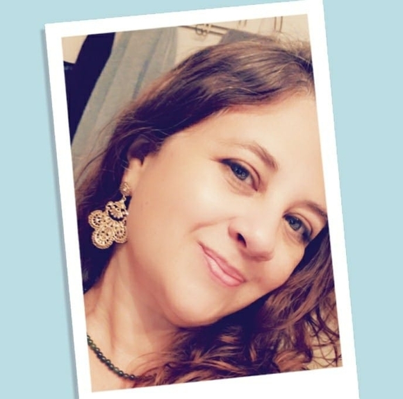 Profile Picture of Christine Memoly (@christinem1031) on Poshmark