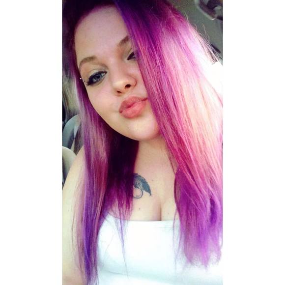 Profile Picture of Ashlee Cates (@ashhcatess) on Poshmark