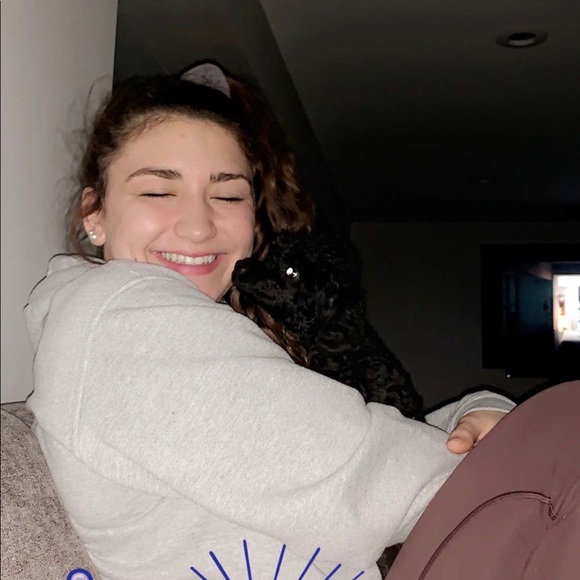 Profile Picture of Taylor Kochanowski (@t_kochanowski) on Poshmark