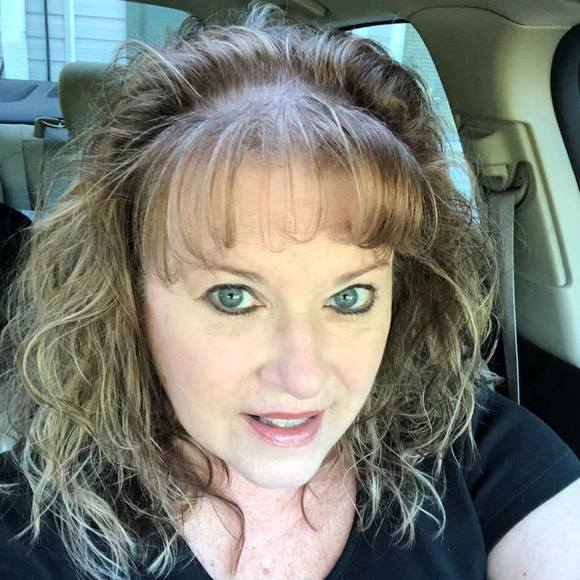 Profile Picture of Kimberly Mullins (@kdd1723) on Poshmark