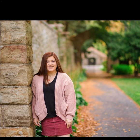 Clarrisa Anico - Poshmark Profile Picture of Clarrisa Anico (@clarrisajean) on Poshmark