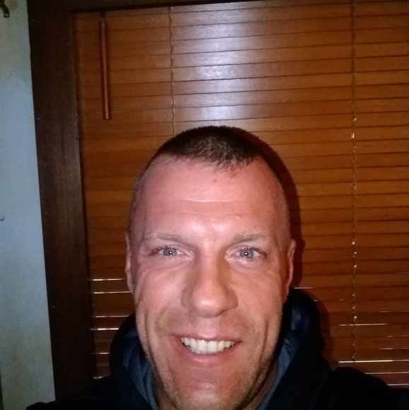 Profile Picture of Mike Walkowicz (@mikewalkowicz) on Poshmark