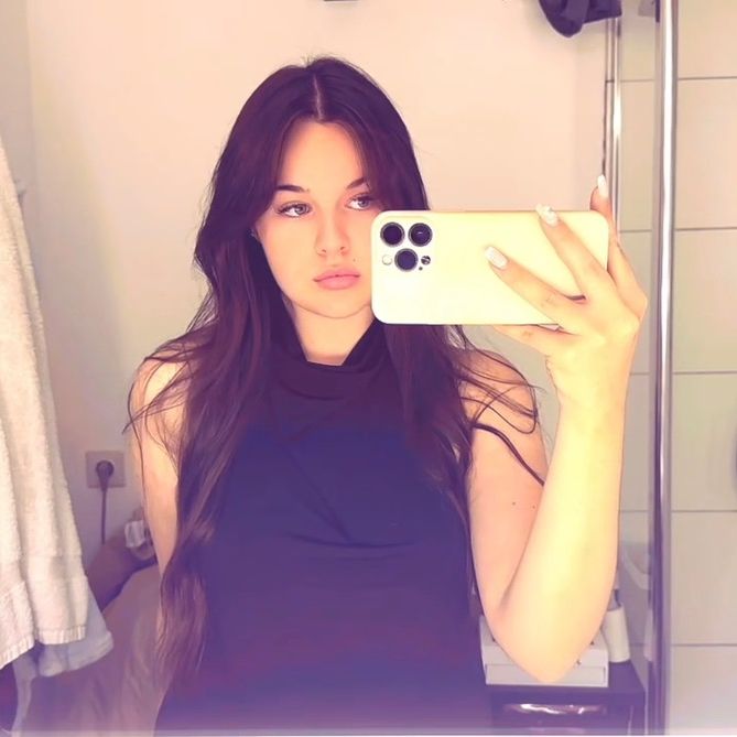 Profile Picture of 𝑚𝑎𝑛𝑑𝑦 (@mandy.mde) on Tiktok