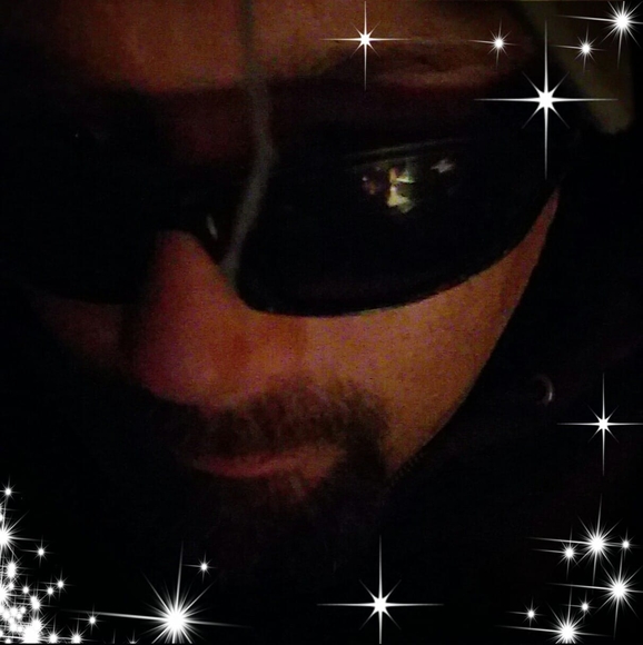 Profile Picture of Dustin Curtis (@scoripo1977) on Poshmark