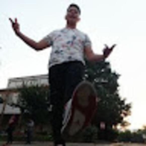 Profile Picture of Leonel Mateo (@leonelmateo887) on Poshmark