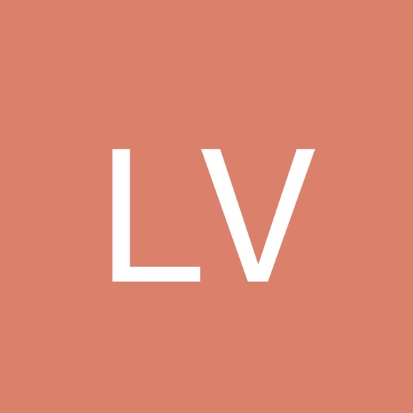 Profile Picture of Lora l Varnadoe (@l_varnadoe) on Poshmark