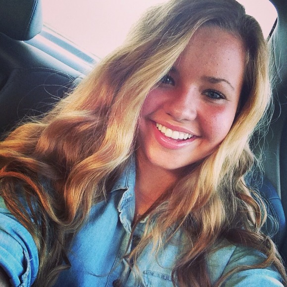 Profile Picture of Jacqueline Drexel (@jacquelinerae) on Poshmark