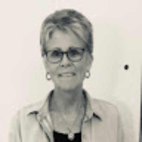 Profile Picture of Bernadette Lissner (@b_lissner) on Poshmark