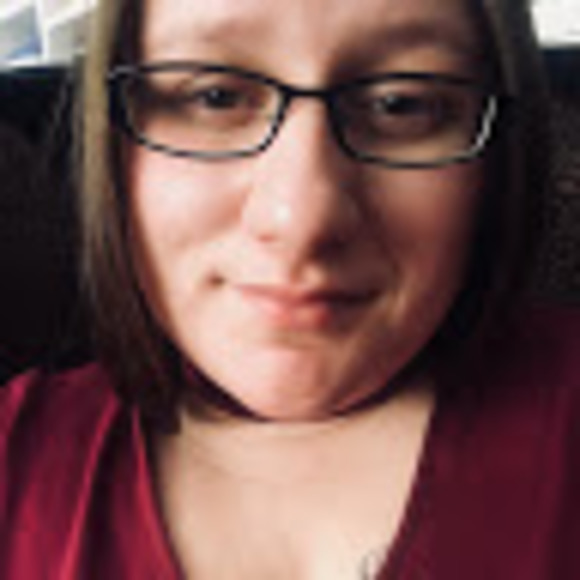 Profile Picture of Savannah Lutes (@savannahlutes) on Poshmark