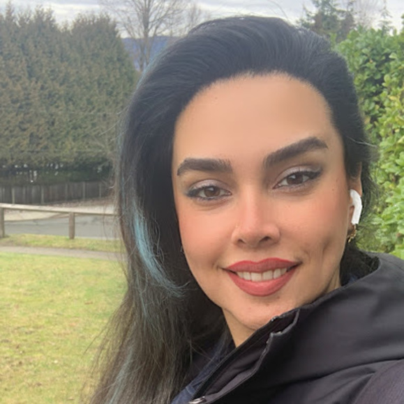 Profile Picture of Ghazaleh Ahmadzadeh (@g_ahmadzadeh) on Poshmark