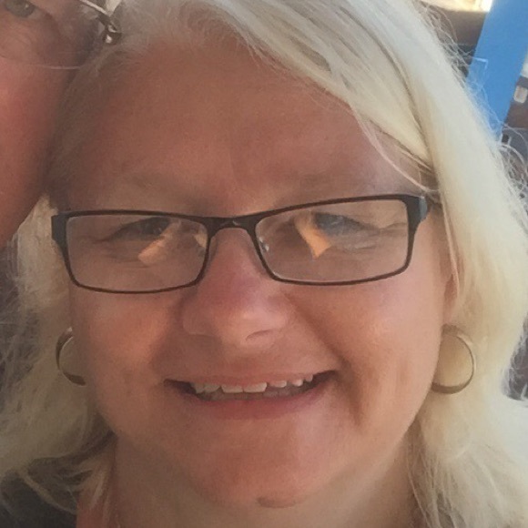 Profile Picture of Terri Cutforth (@blondieterri) on Poshmark