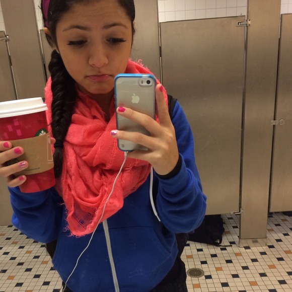 Profile Picture of Giselle Colon (@giselle9136) on Poshmark