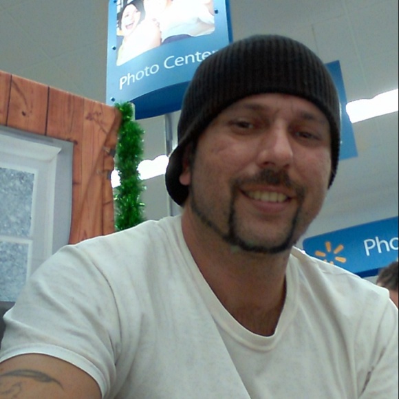 Profile Picture of Eric Pippins (@rductape) on Poshmark