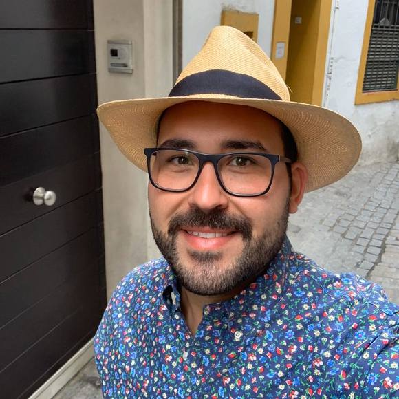 Profile Picture of André Rostami matos (@arostami85) on Poshmark