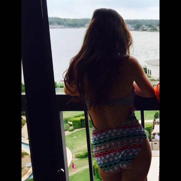 Profile Picture of Olivia Keith (@oliviagkeith) on Poshmark