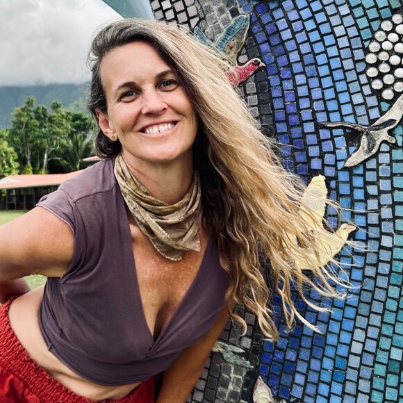 Profile Picture of Candice Isphording (@candiceofearth) on Poshmark