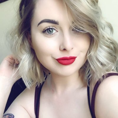 Profile Picture of Hayley Abbott (@HayleyyAbbott) on Twitter
