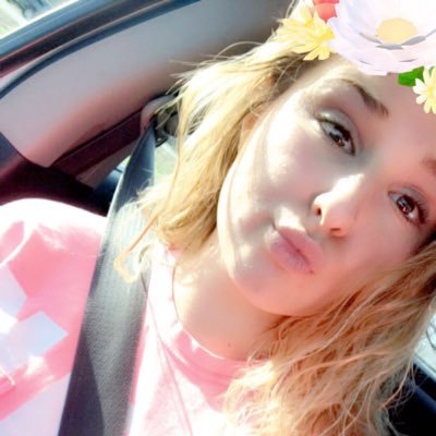 Profile Picture of Taylor Hoffmann (@x_taylor_hoff_x) on Twitter