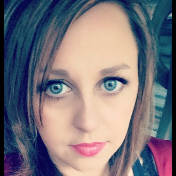 Profile Picture of Bryttnee Thacker (@bryttneethacket) on Poshmark