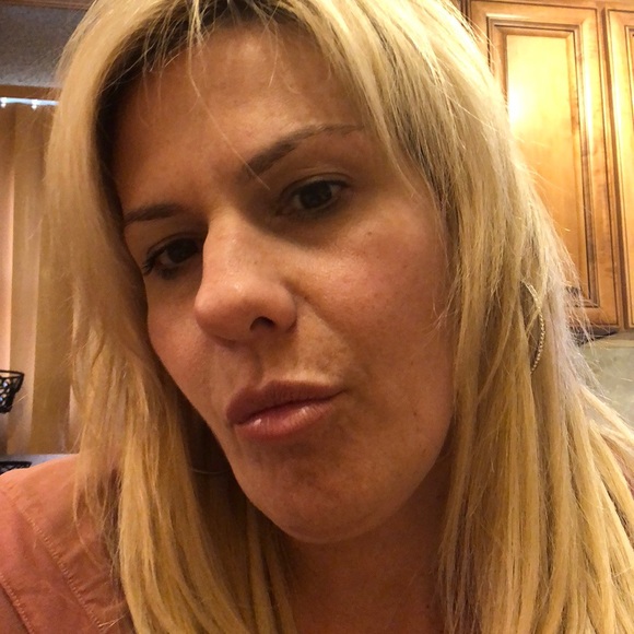 Profile Picture of Christine Falcone (@cfal529) on Poshmark