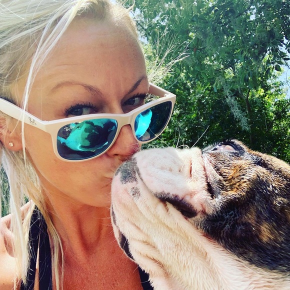 Profile Picture of Christine Maloy (@christinemaloy) on Poshmark